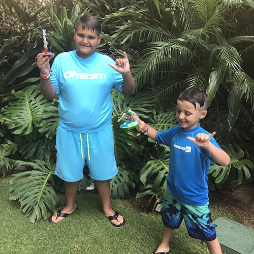 Kids at a Sheraton Surf Art Activity