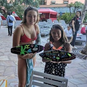 Kids at a Sheraton Surf Art Activity