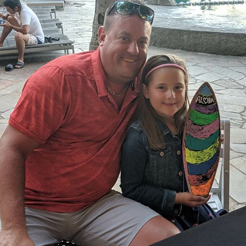 Kids at a Sheraton Surf Art Activity